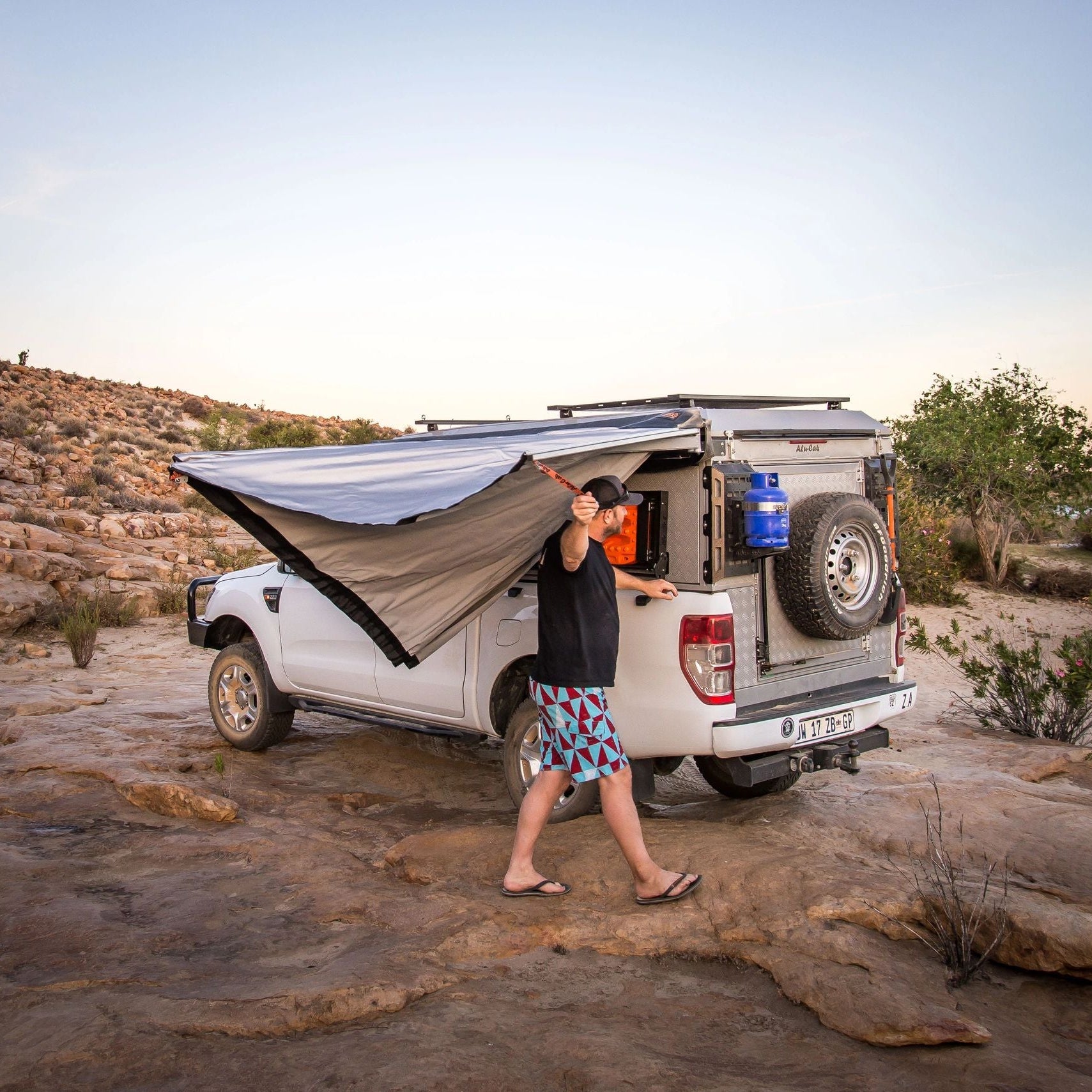 Alu-Cab Shadow Awning 2m