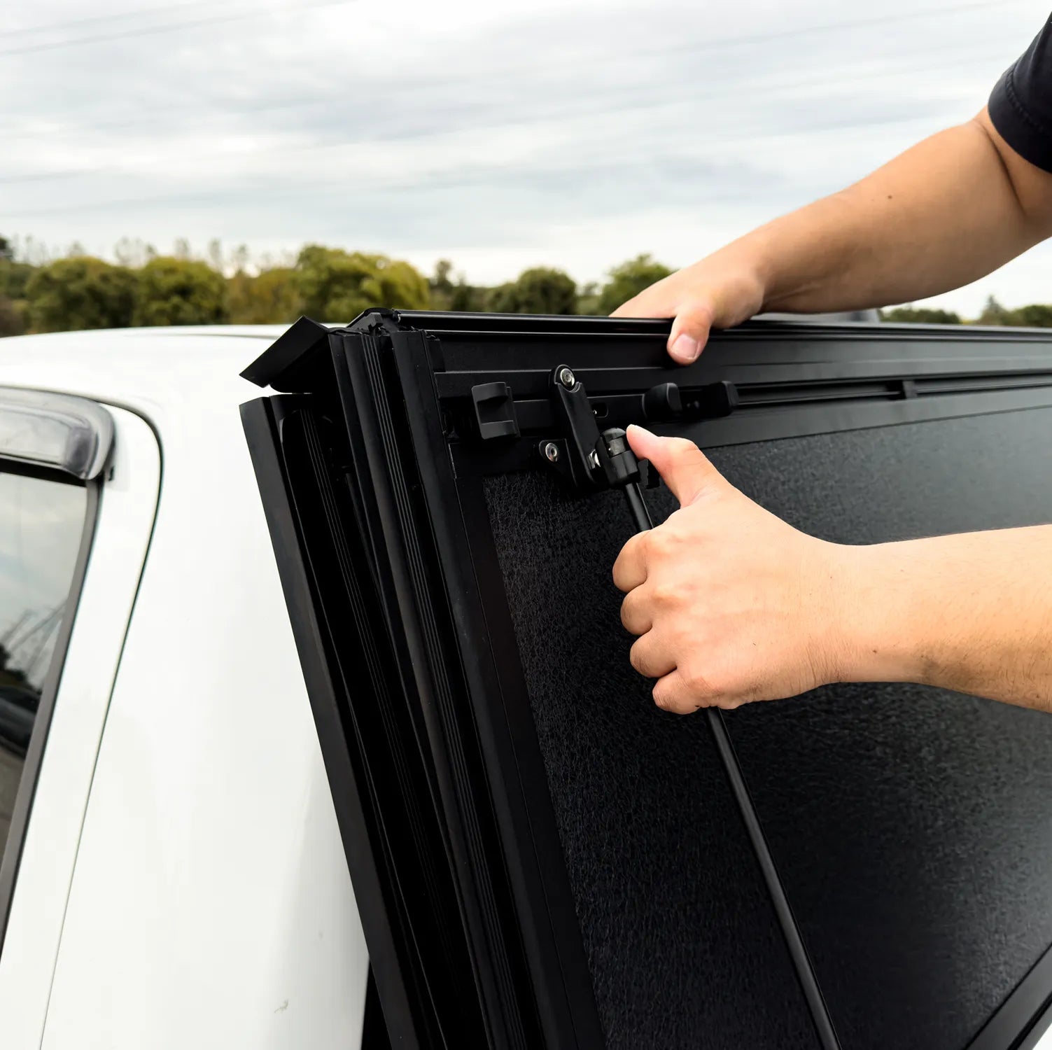 Dura Cover 2007-2021 Toyota Tundra | 5.5' Bed (66.7'') | Aluminum Hard Flip Back Tri-Fold Truck Bed Tonneau Cover image 4