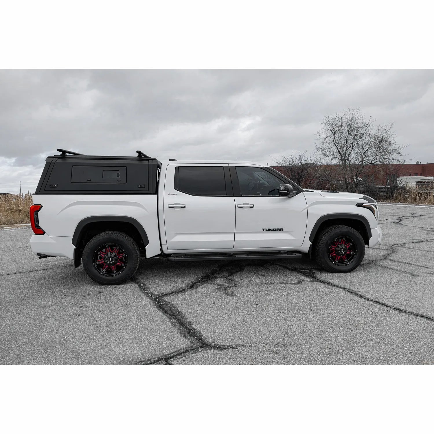 Dura Cover 2014-2018 Chevy Silverado/GMC Sierra 1500 | 5'8'' Bed (78.9'')| 2nd-Gen Aluminum Truck Cap Canopy Hardtop | Urban Edition Sliding Windows image 2