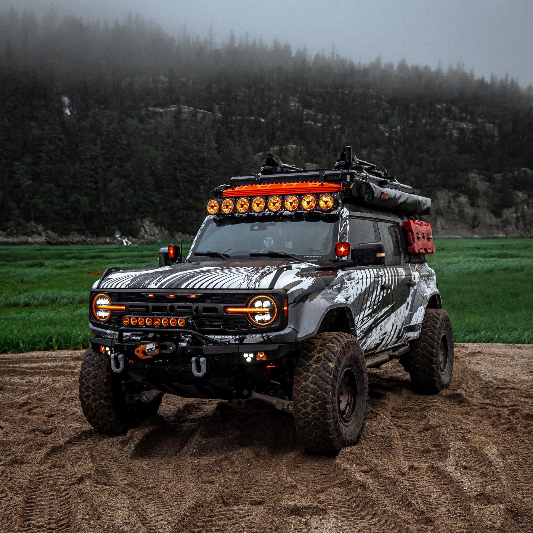 TrailRax KC light bar mount