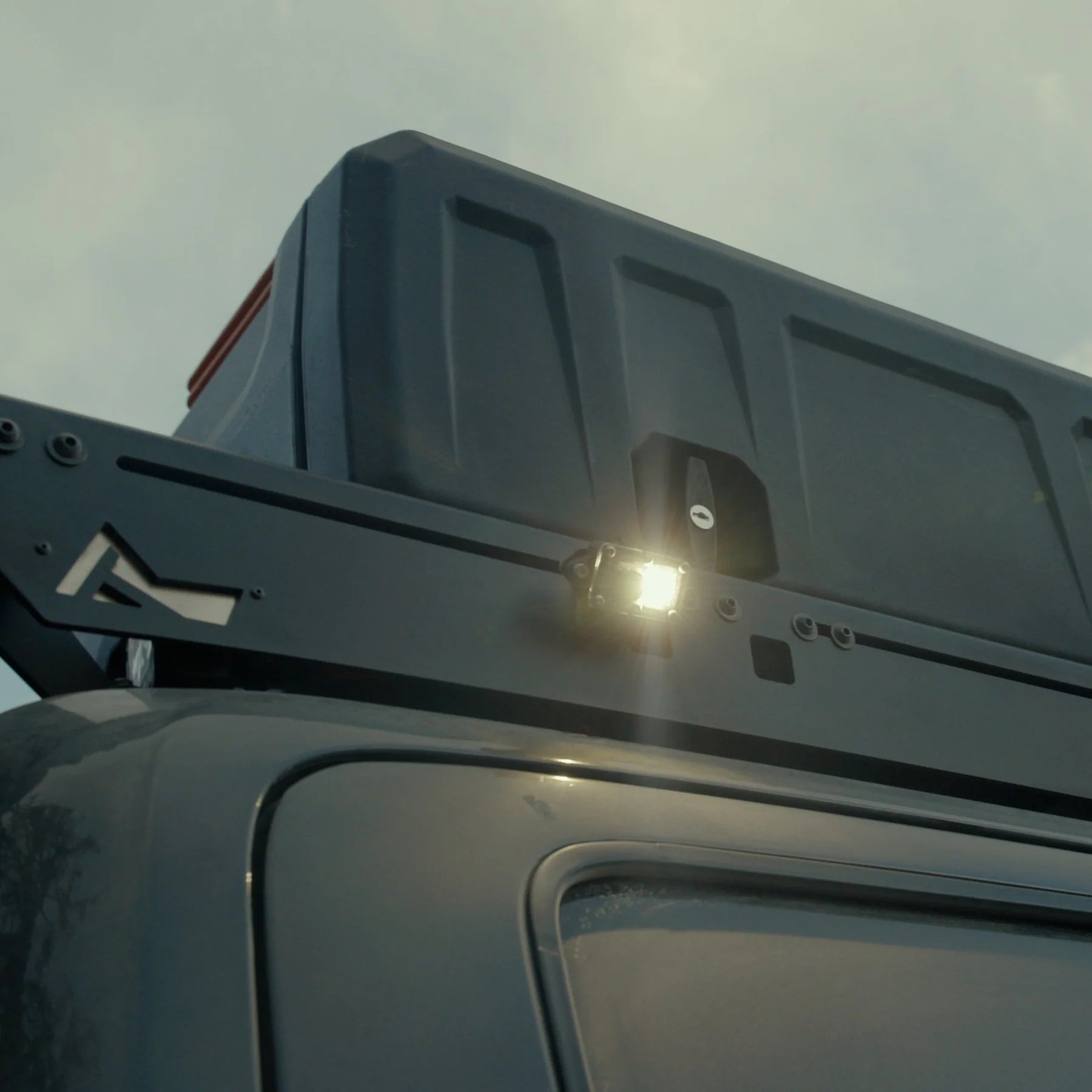 TrailRax Dome Light Bracket
