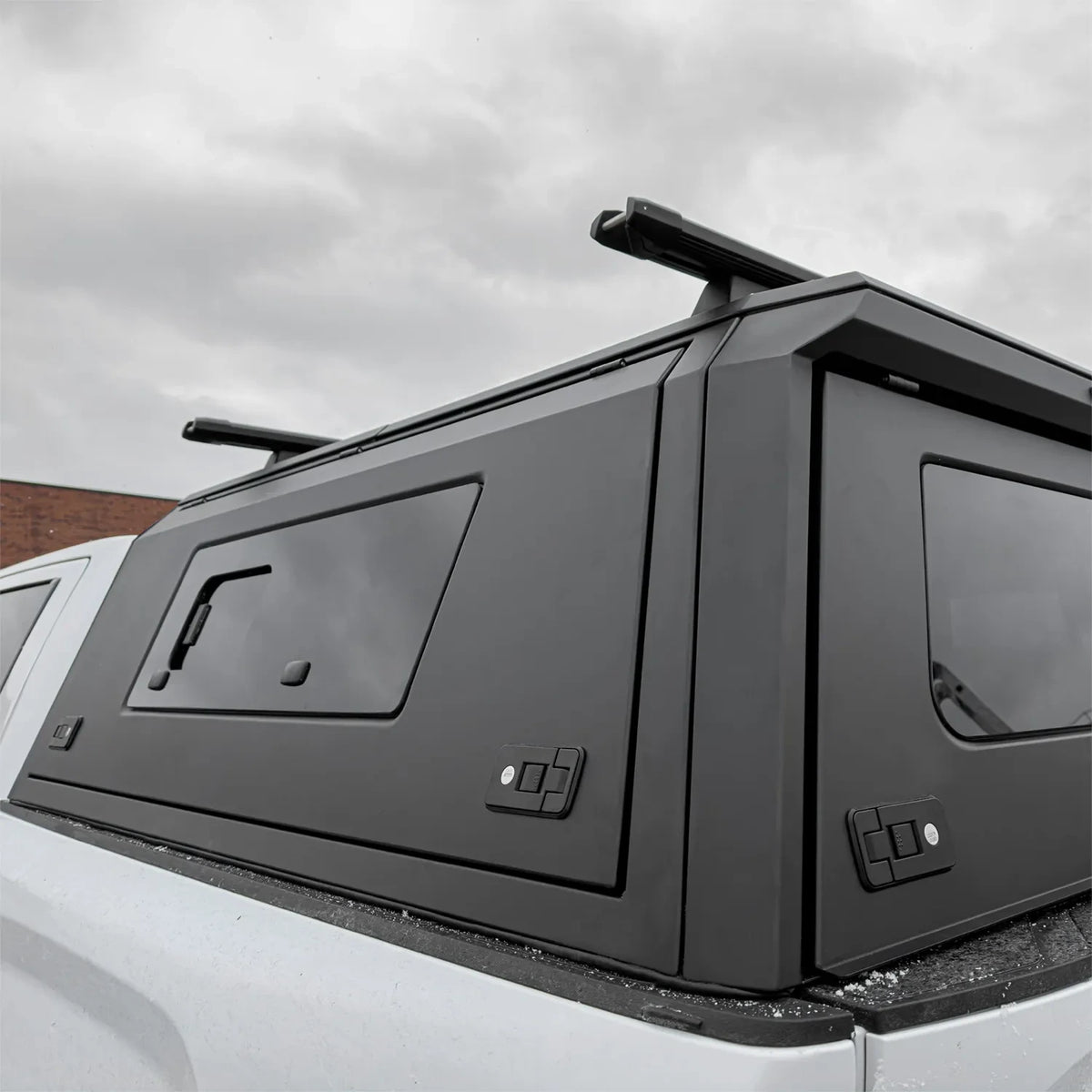 Dura Cover 2005-2026 Nissan Frontier | 5' Bed (59.5'') | 2nd-Gen Aluminum Truck Cap Canopy Hardtop | Urban Edition Sliding Windows image 5